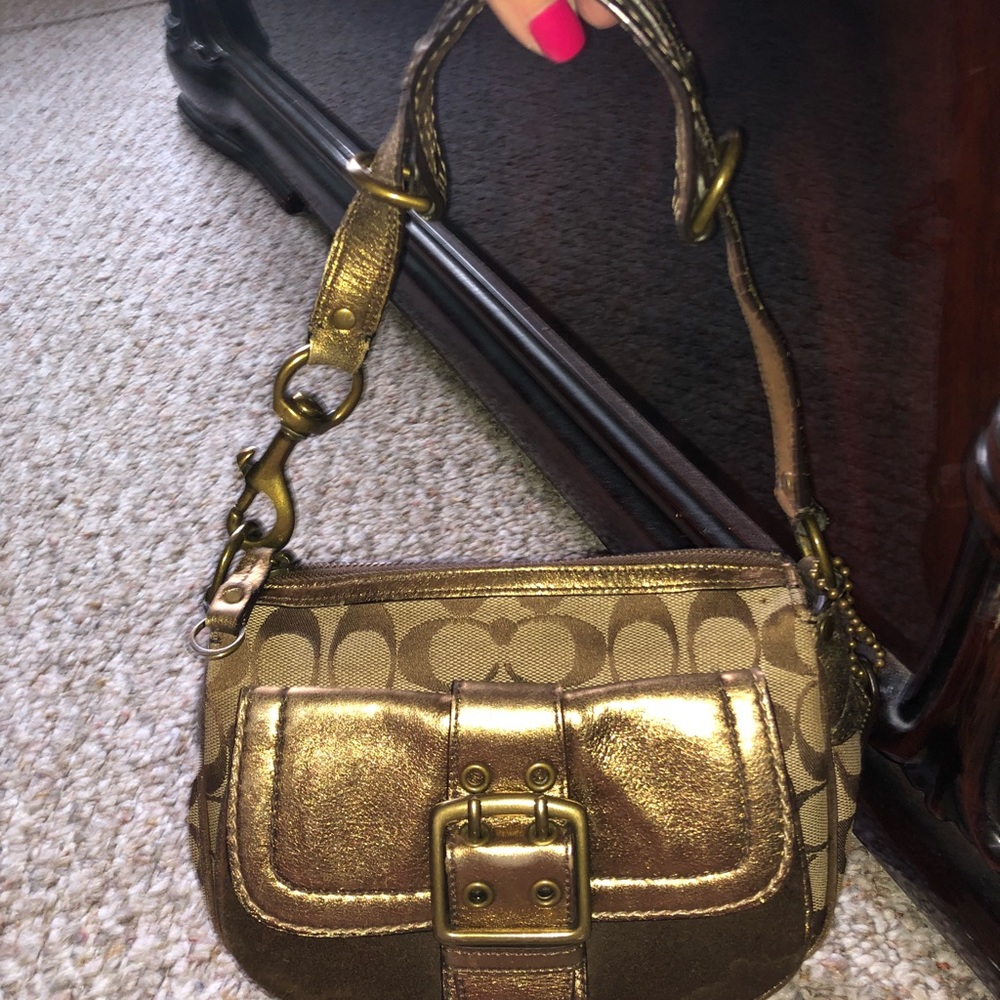 Coach Handbag - Picture 2 of 8